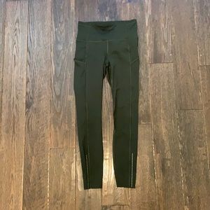 Army Green Lululemon Leggings - size 6, 25 inseam